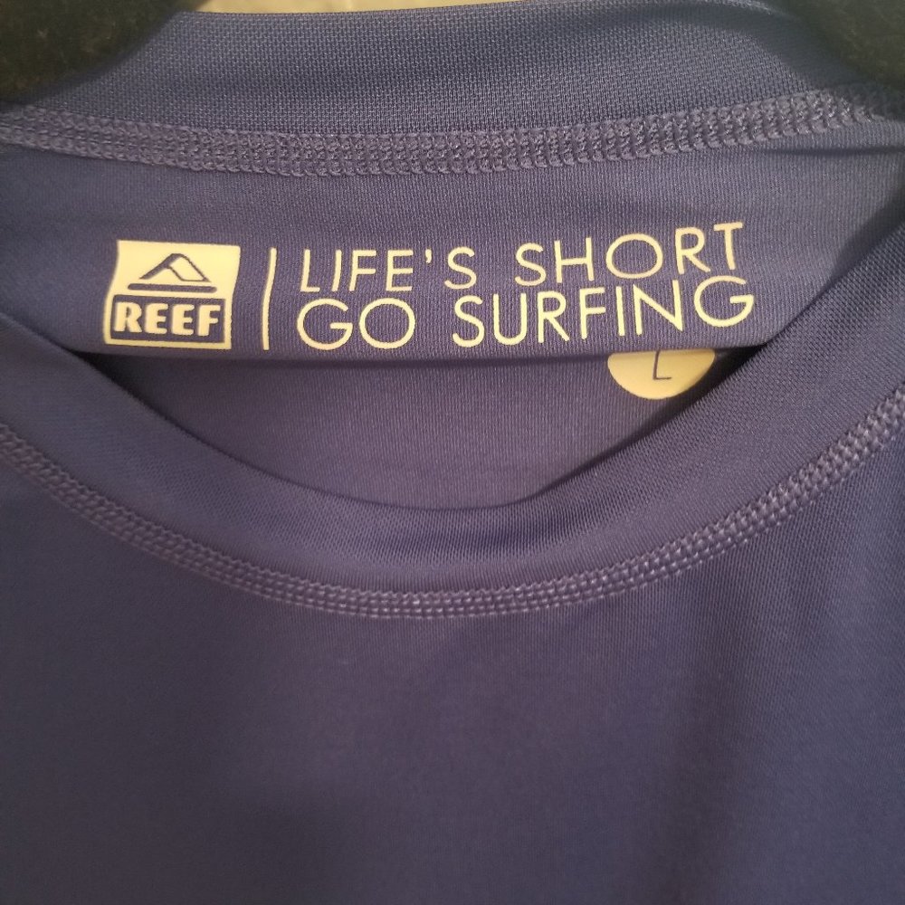 REEF Rash Guard - Large - Picture 3 of 3